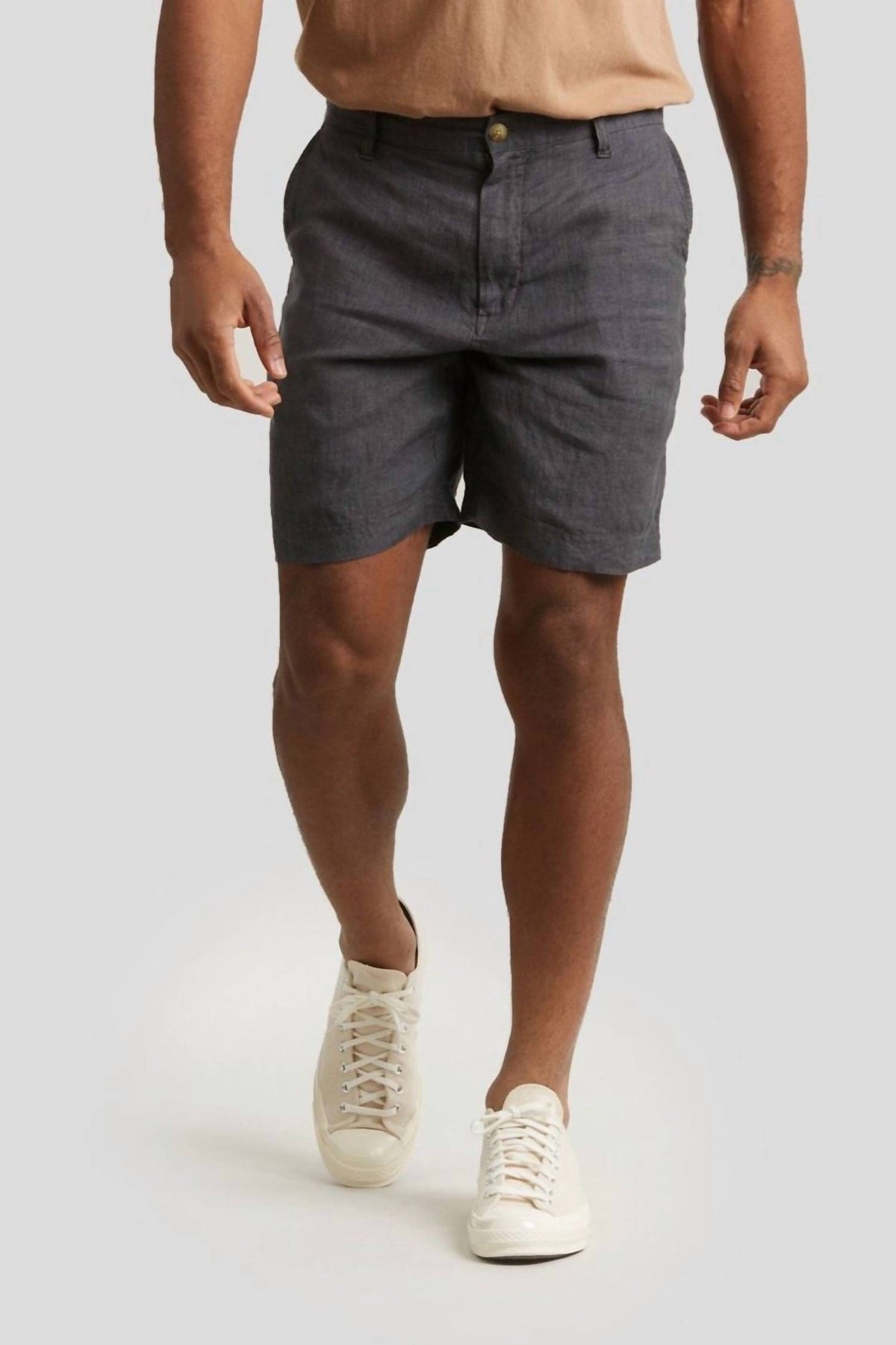 Aventura Washed Linen Shorts In Charcoal