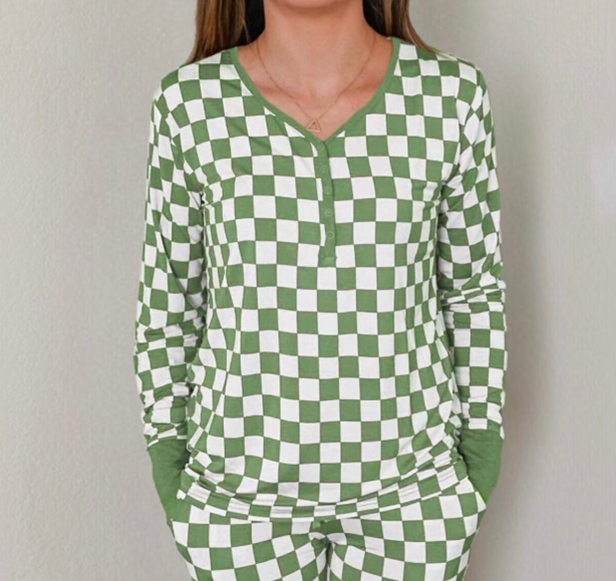 GRINCH CHECKERS WOMEN’S DREAM TOP